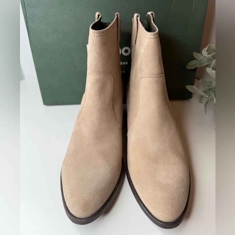 Barbour Women's Taupe Suede Ankle Western Booties Size 10 Feminine Classic